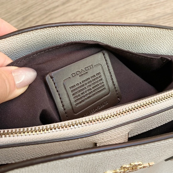 Coach - Picture 5 of 11